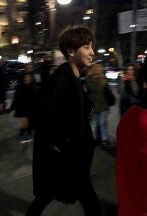 吃瓜观众偶遇明星视频,吃瓜观众捕捉到明星真实生活瞬间