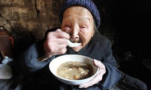 老太吃瓜暴毙视频大全播放,揭秘网络热传事件背后的真相