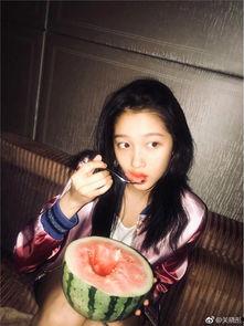 王奕吃瓜现场照片大全视频,精彩瞬间大盘点