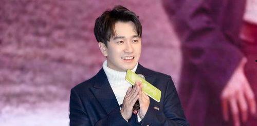 翟天临事件吃瓜群众视频,吃瓜群众视角下的娱乐圈风波