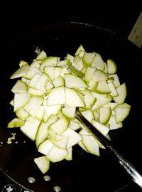 吃角瓜炒鸡蛋视频播放,角瓜炒鸡蛋，简单易学，营养满分